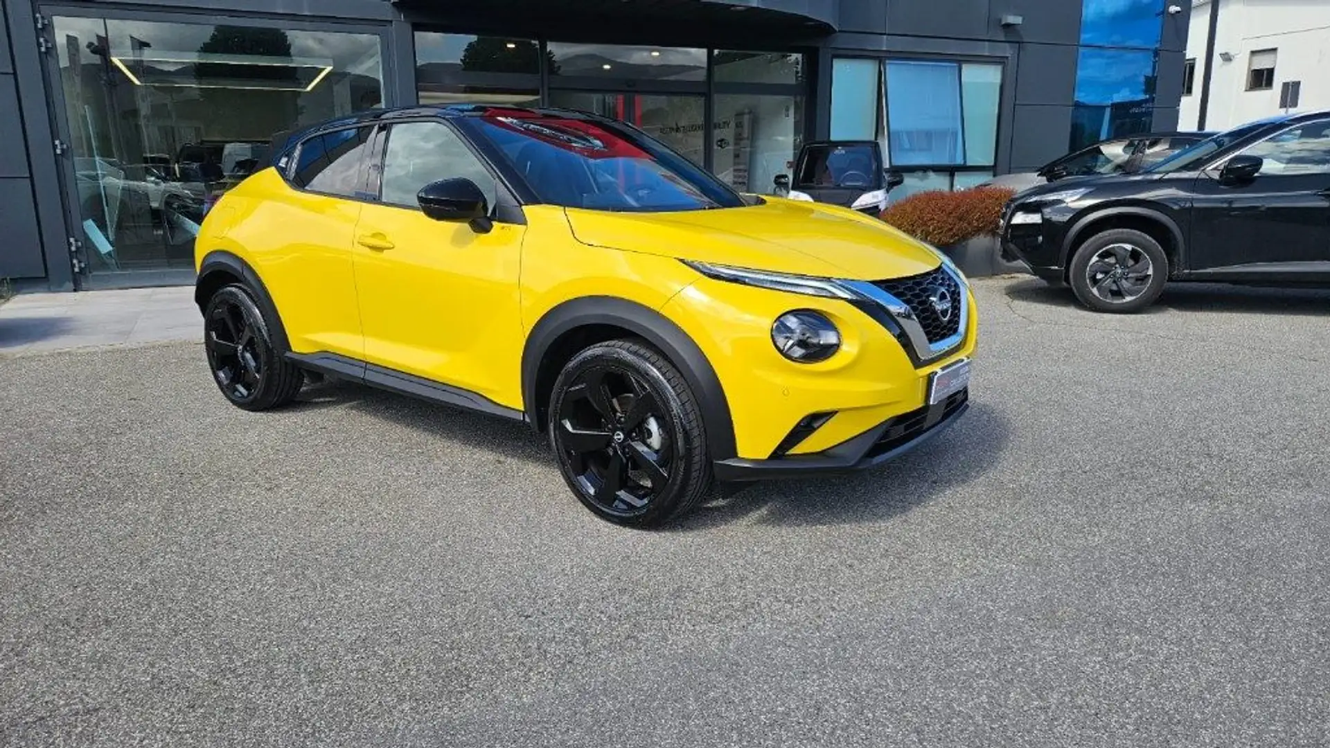 Nissan Juke 1.0 DIG-T 114 CV Tekna Giallo - 2