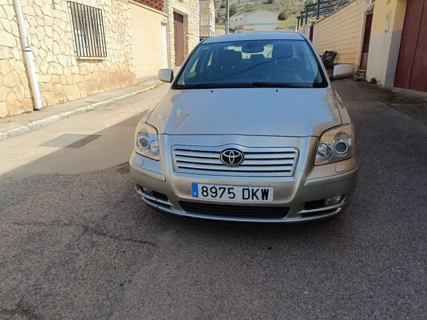 Toyota Avensis 2.0D-4D Sol Plateado - 2