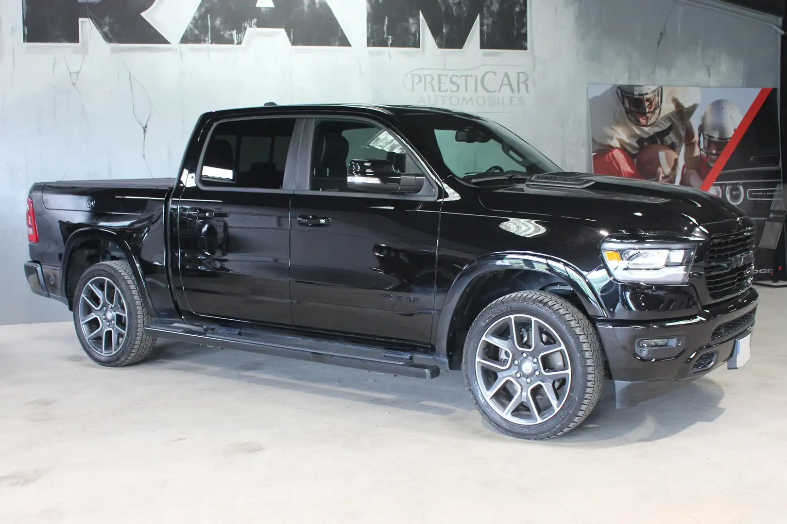 RAM 1500 CREW CAB 5.7 V8 LARAMIE SPORT Schwarz - 2