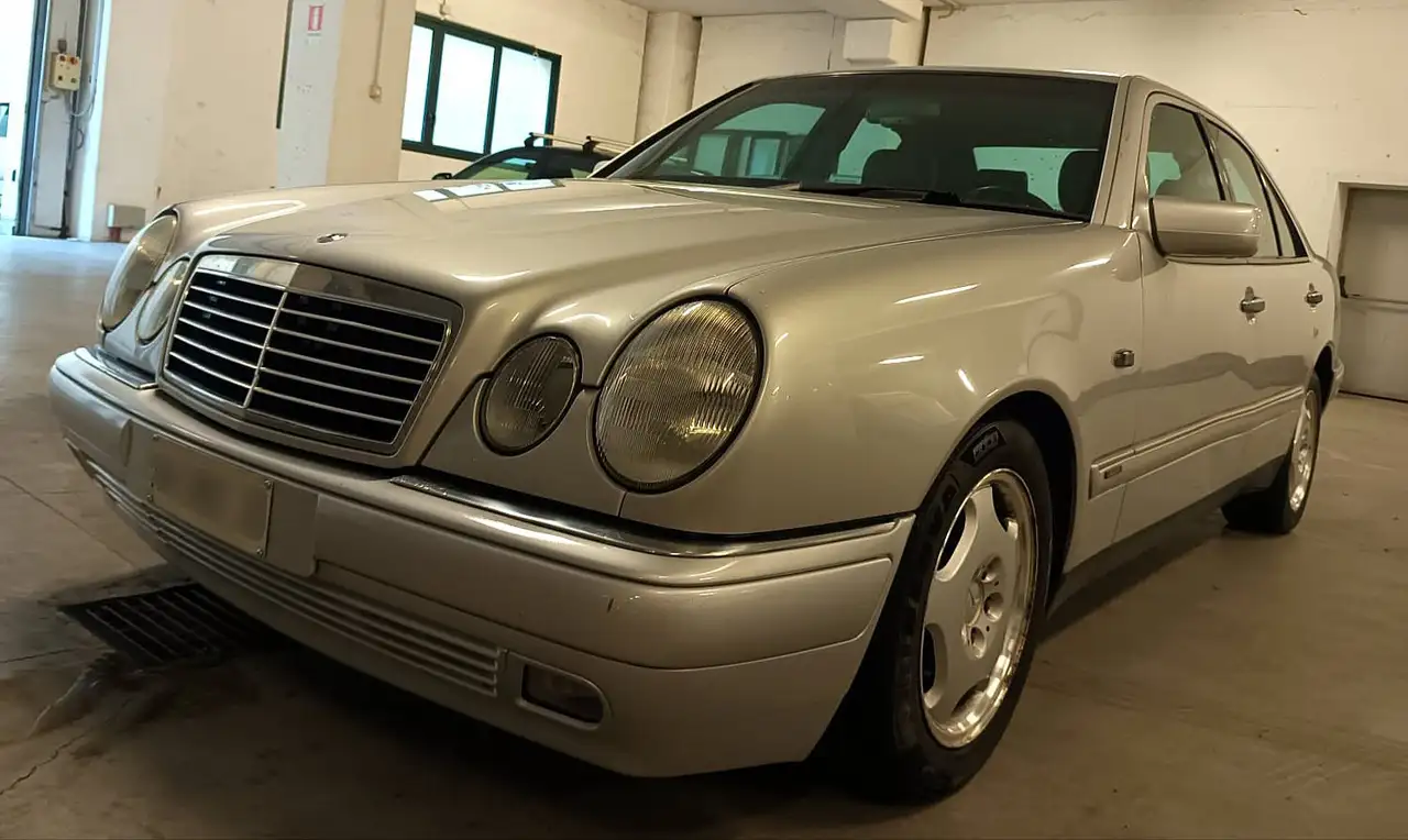 Mercedes-Benz E 200 Avantgarde 30 ANNI €25 bollo, 160€ assicurazione, foto 9
