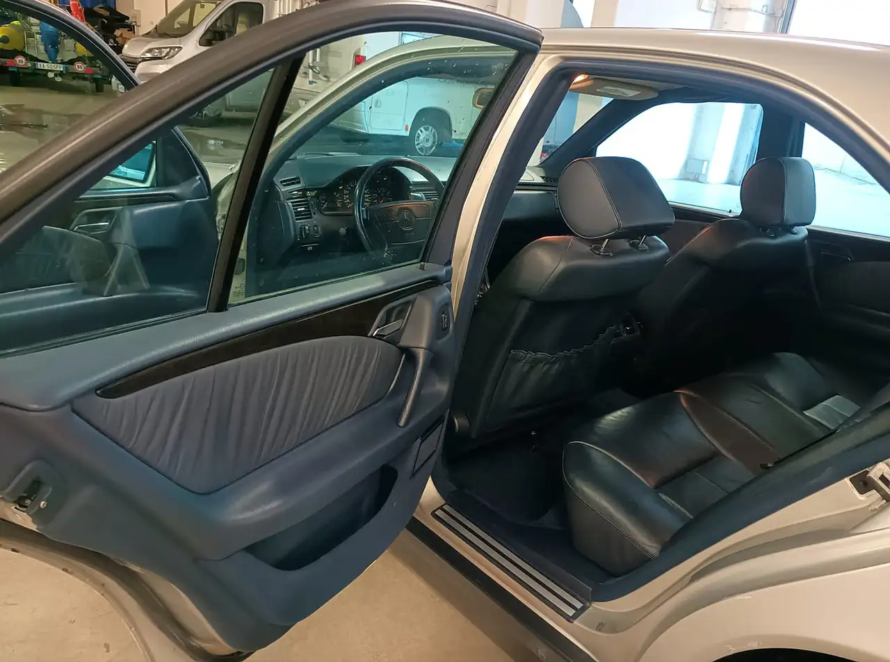 Mercedes-Benz E 200 Avantgarde 30 ANNI €25 bollo, 160€ assicurazione, foto 8