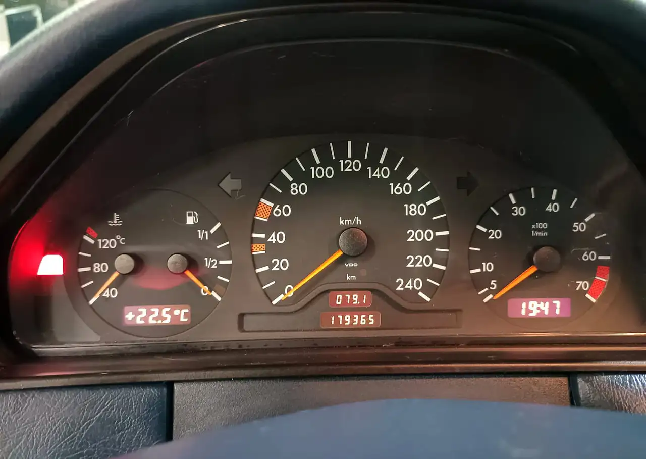 Mercedes-Benz E 200 Avantgarde 30 ANNI €25 bollo, 160€ assicurazione, foto 10