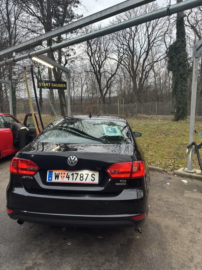 Volkswagen Jetta 1,6 TDI BLUEMOTION Schwarz - 2