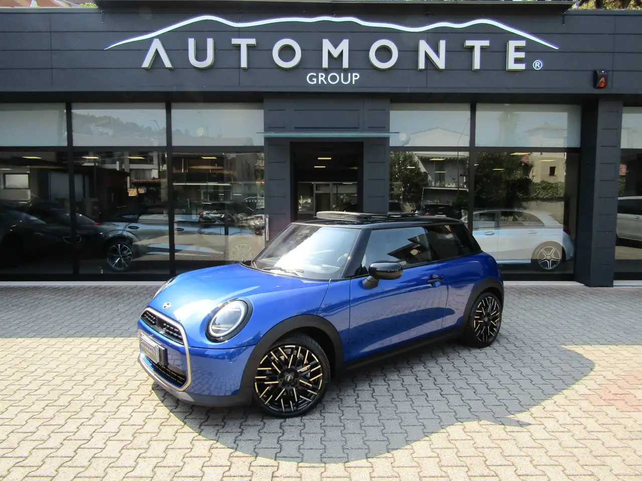MINI Cooper 1.5 BENZ. 3 PORTE AUTO FAVOURED ,PACCHETTO L,TETTO PANORAMICO,HARMAN KARDON,CAMERA 360
