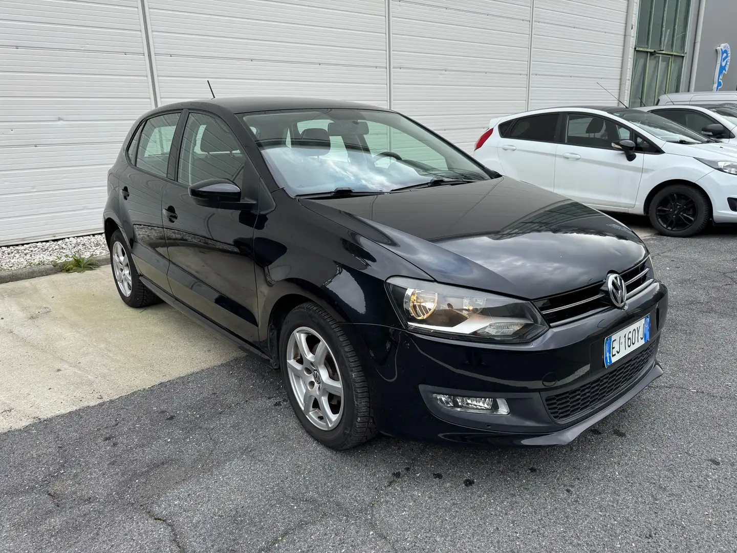 Volkswagen Polo Polo 5p 1.6 tdi Comfortline 90cv Negro - 1