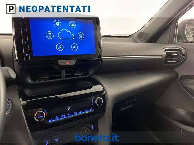 Toyota Yaris view 10