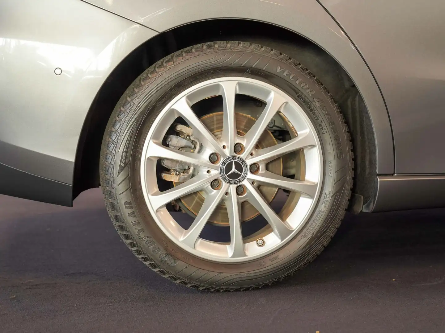 Mercedes-Benz B 220 B 220 4M Progressive Kamera LED High Performance Grau - 2