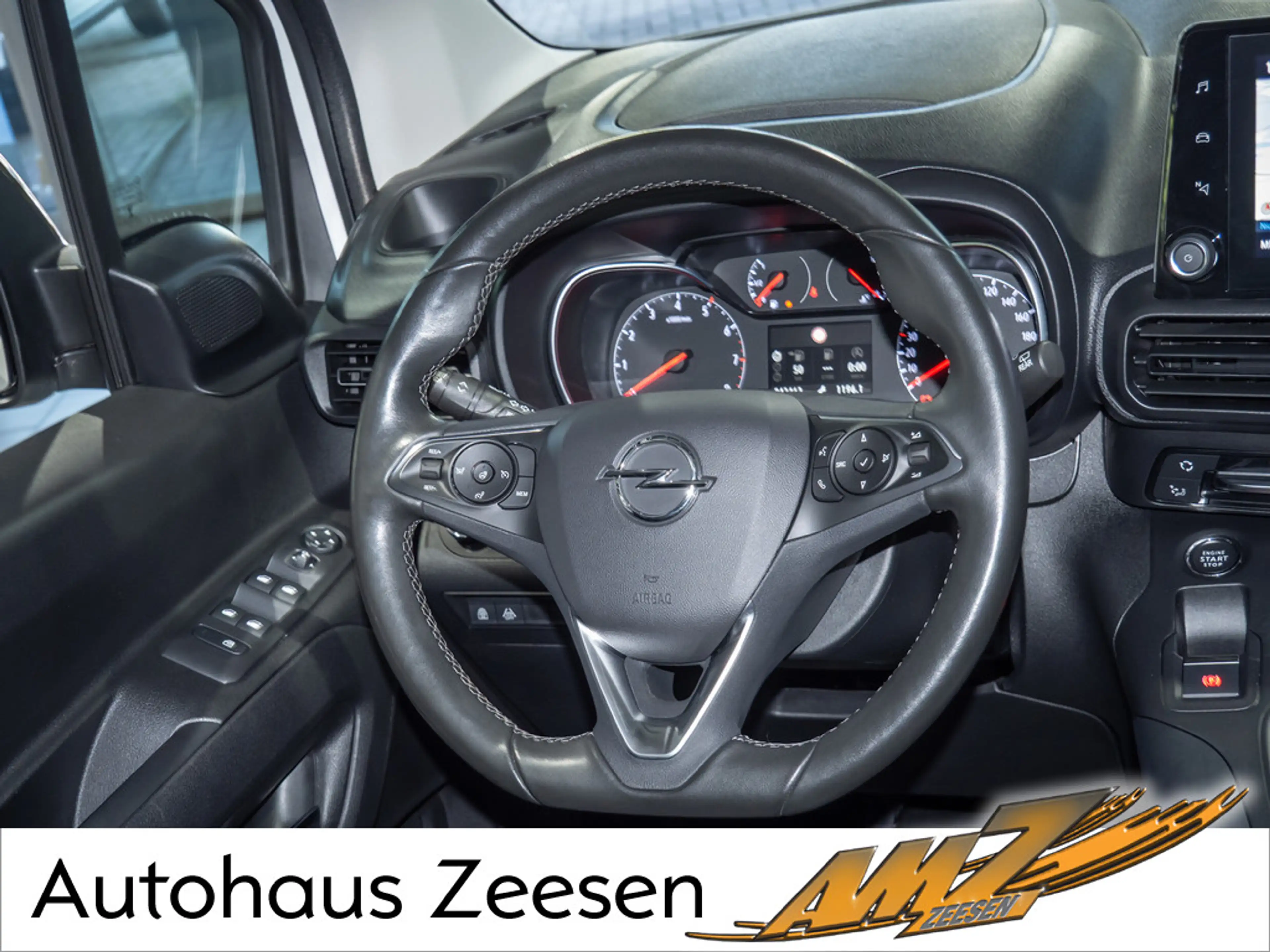 Opel Combo Life XL 1.5 D Ultimate NAVI KAMERA PDC — photo 7