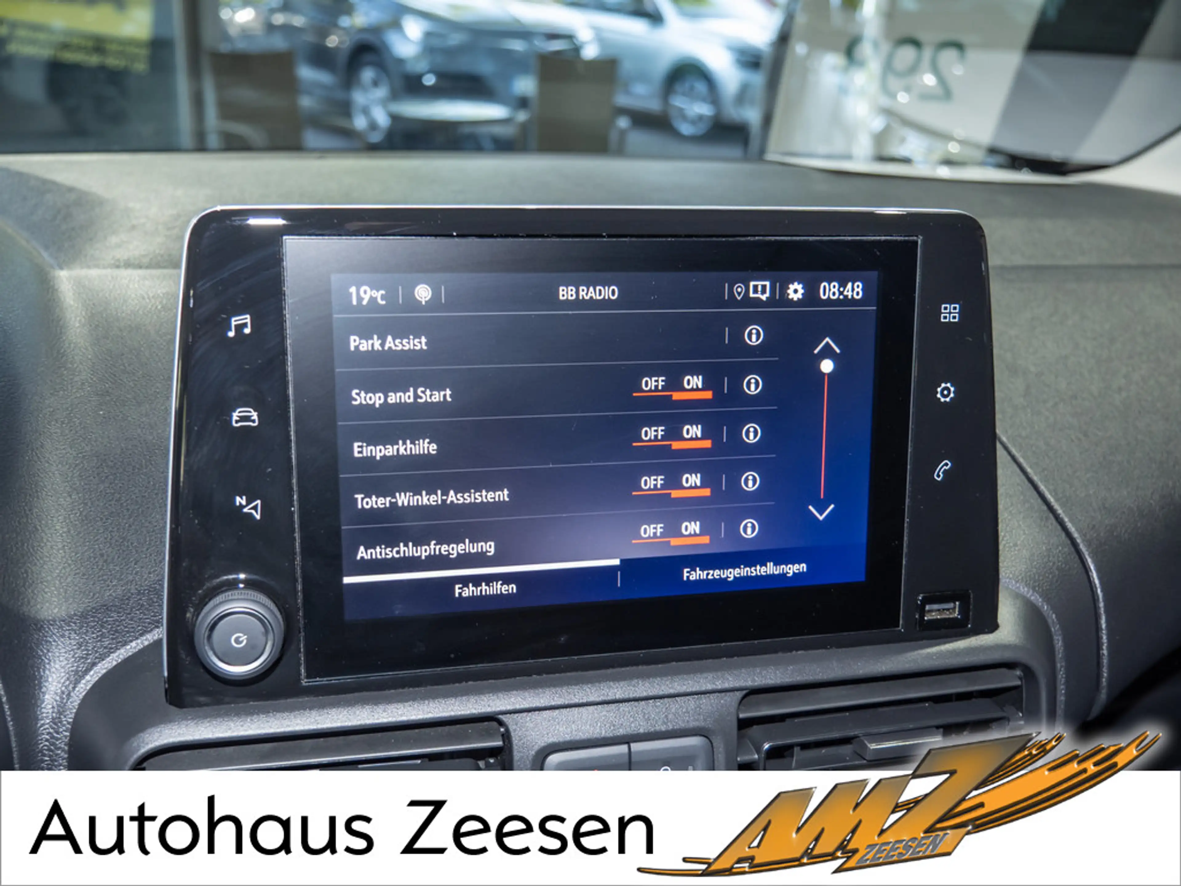 Opel Combo Life XL 1.5 D Ultimate NAVI KAMERA PDC — photo 9