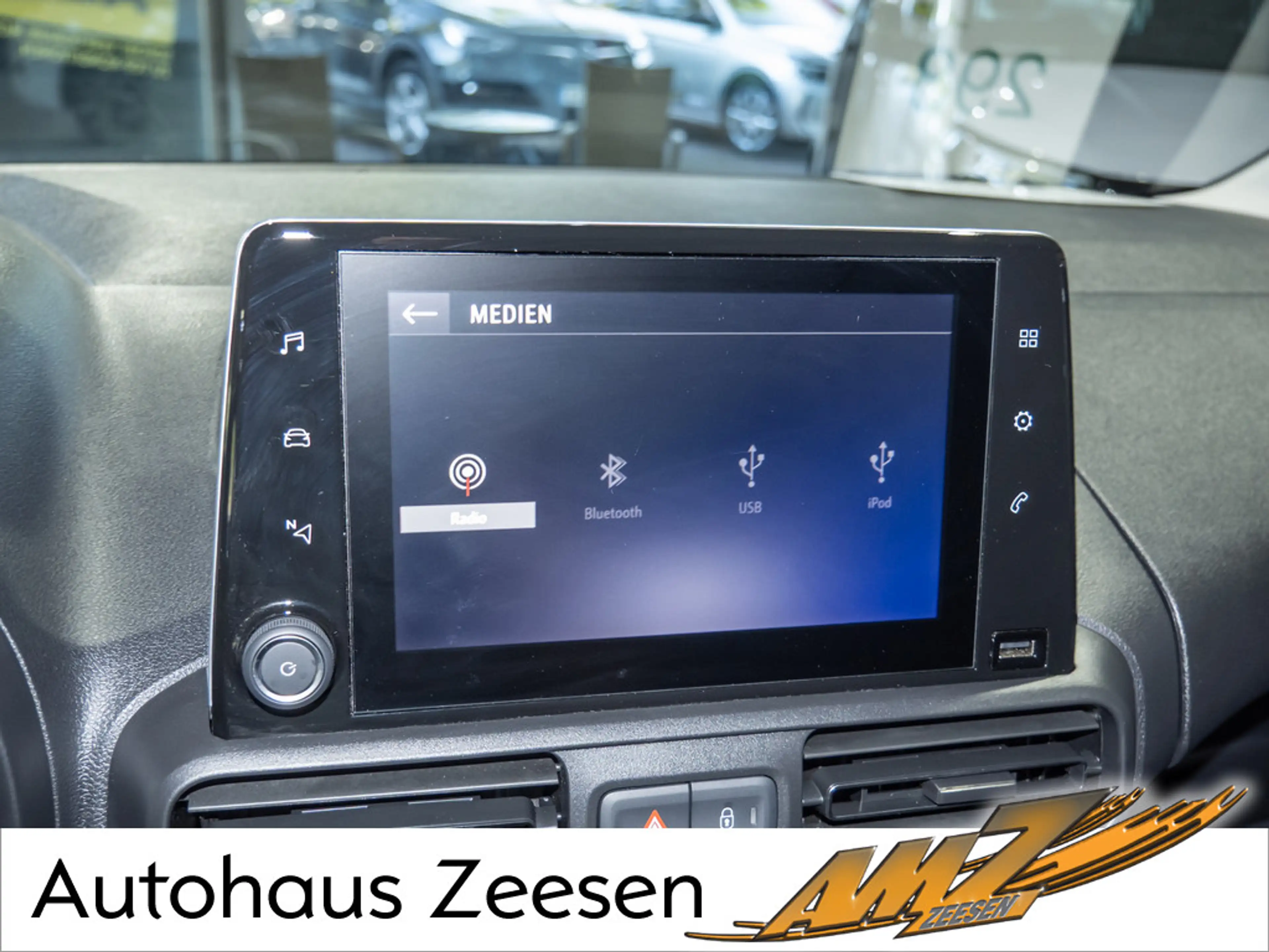 Opel Combo Life XL 1.5 D Ultimate NAVI KAMERA PDC — photo 10