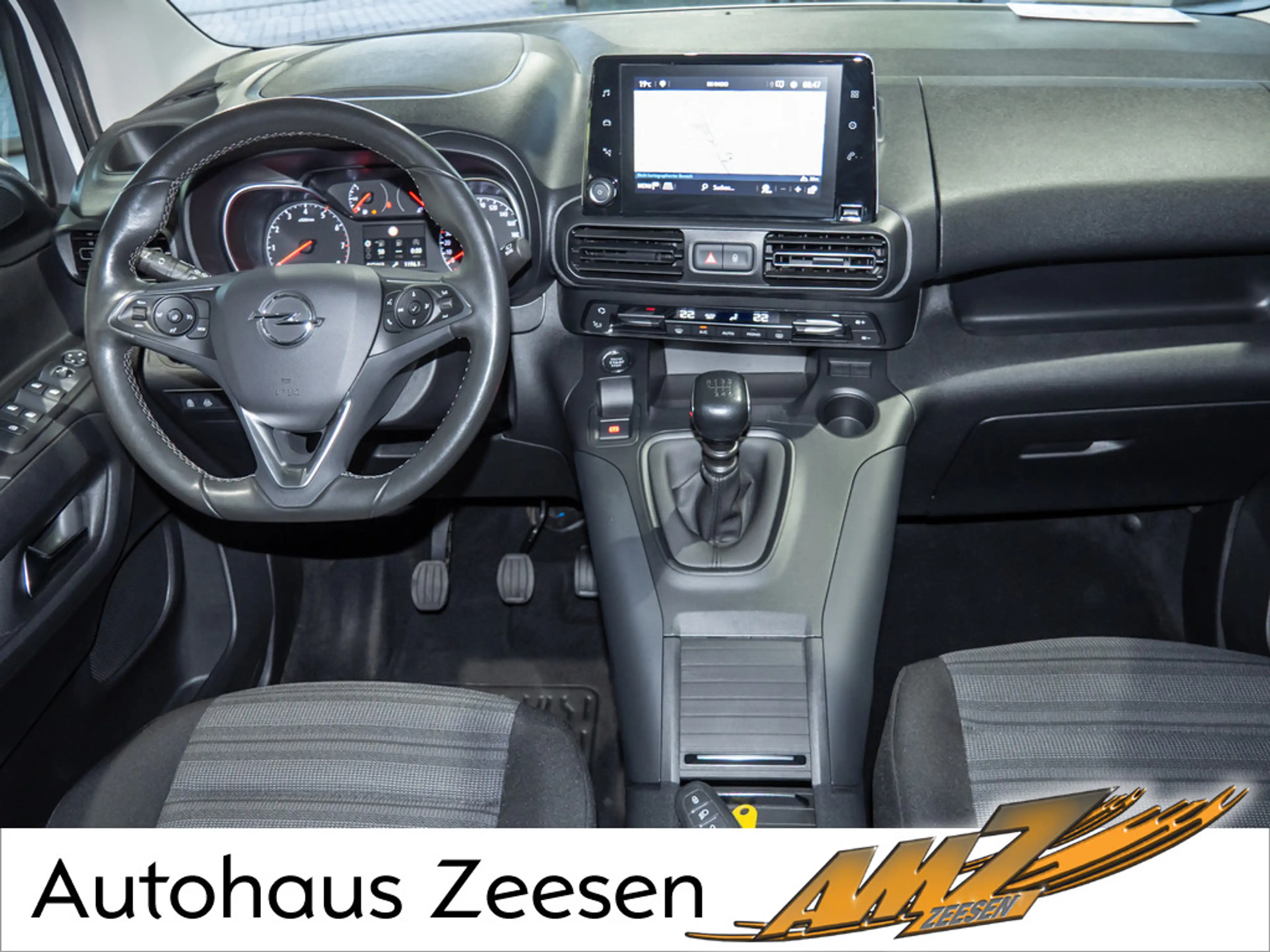 Opel Combo Life XL 1.5 D Ultimate NAVI KAMERA PDC — photo 6