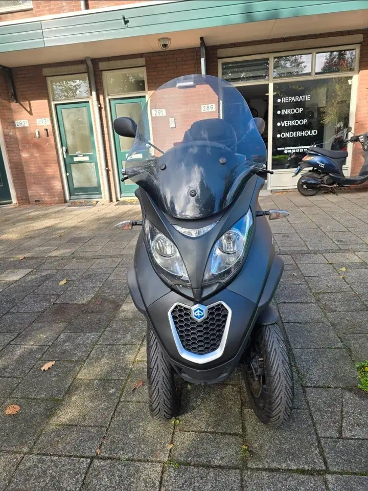 Piaggio MP3 500