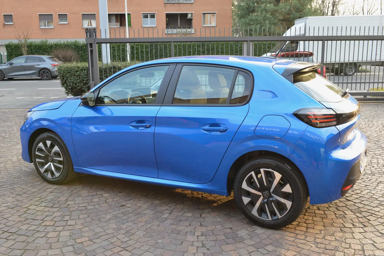 Peugeot 208 208 1.2 puretech Active s Blau - 2