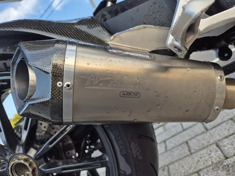 MV Agusta Brutale 1090 - foto 7
