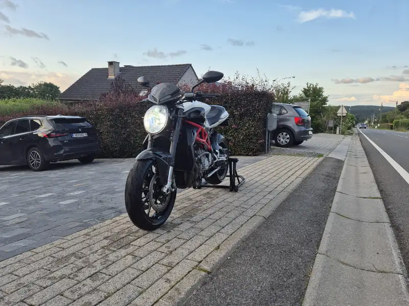 MV Agusta Brutale 1090 - foto 3