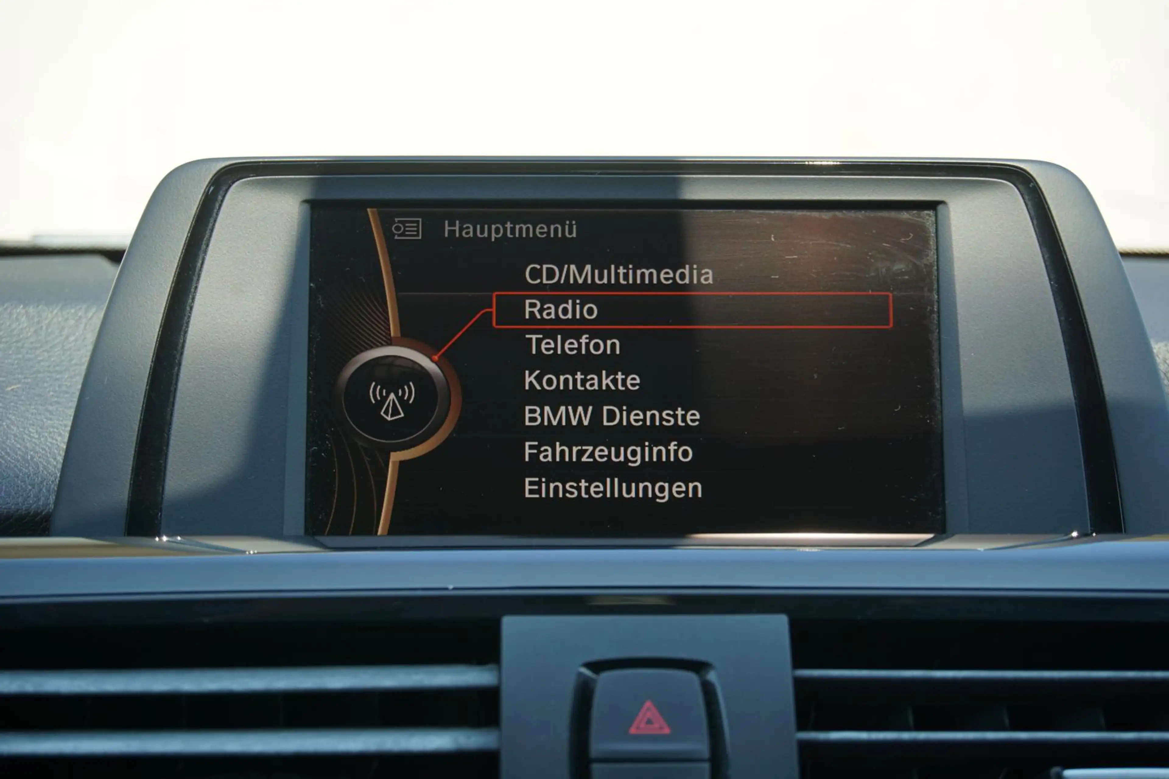 BMW 328 i Limousine Pano Xenon PDC SHZ Freisprech — photo 10