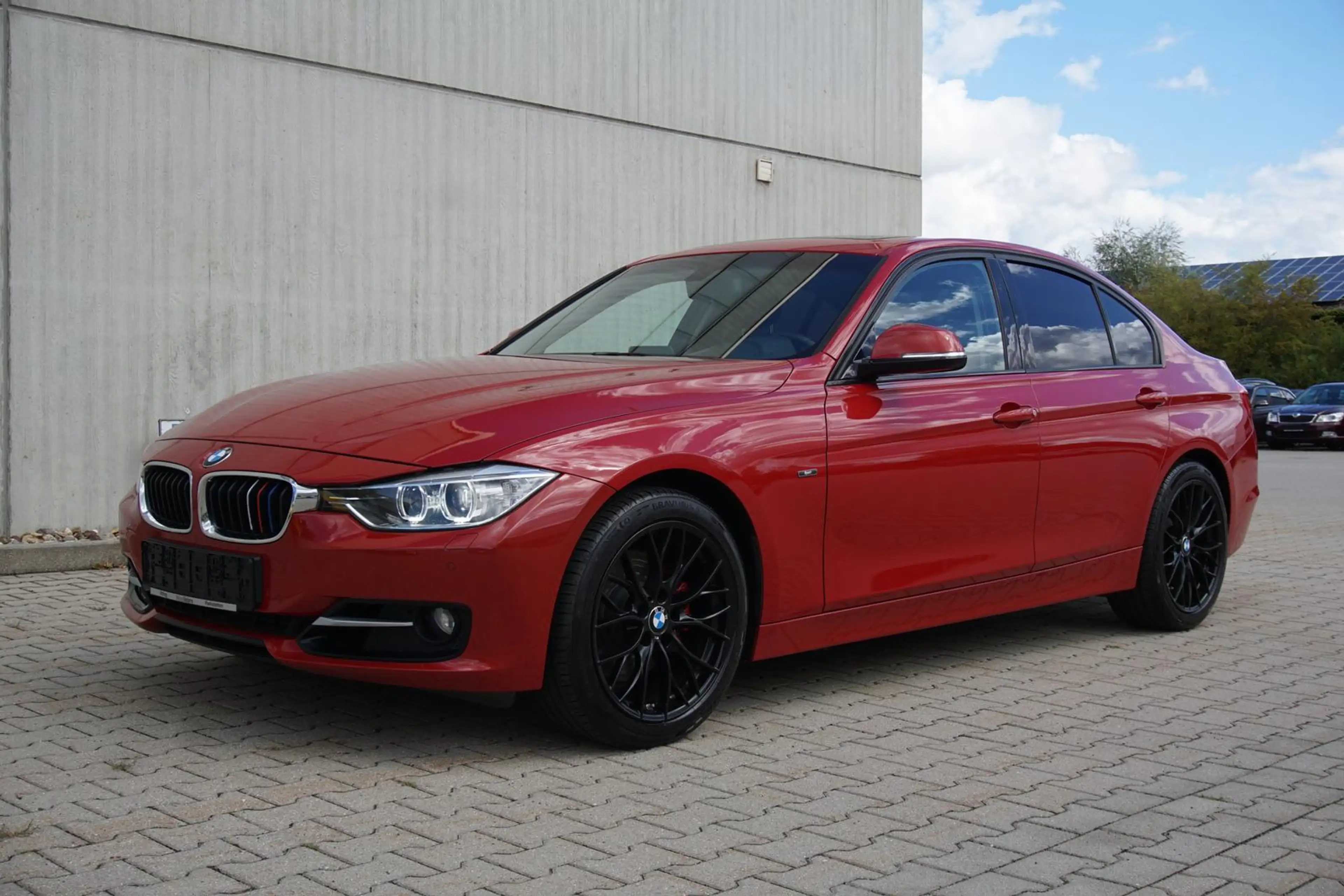 BMW 328 i Limousine Pano Xenon PDC SHZ Freisprech — photo 4