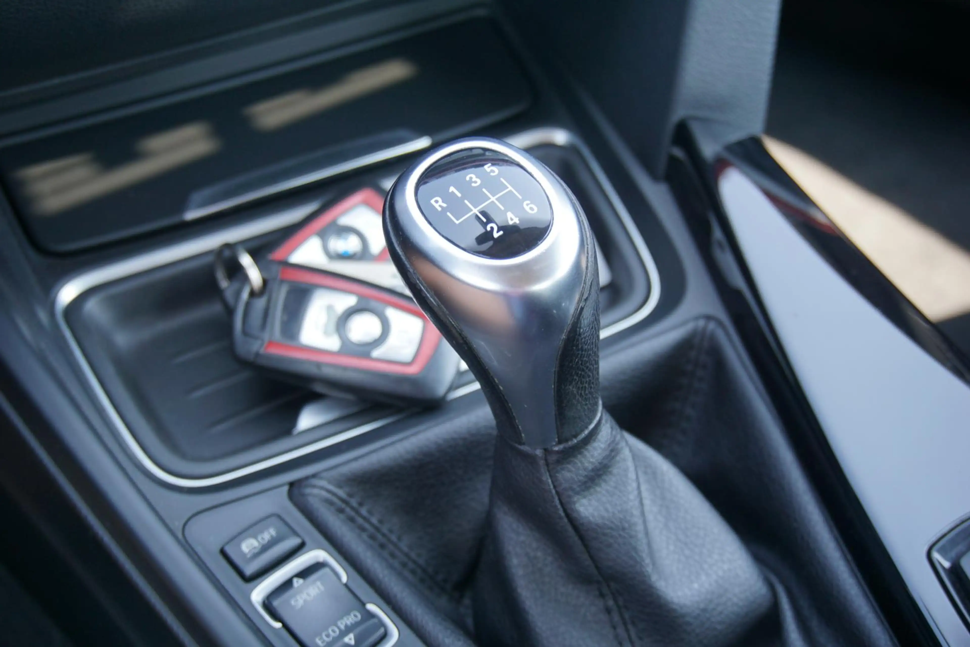 BMW 328 i Limousine Pano Xenon PDC SHZ Freisprech — photo 15