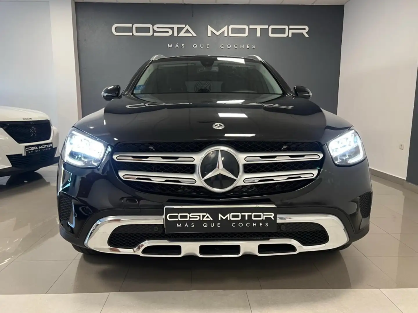 Mercedes-Benz GLC 300 300e 4Matic 9G-Tronic Negro - 2