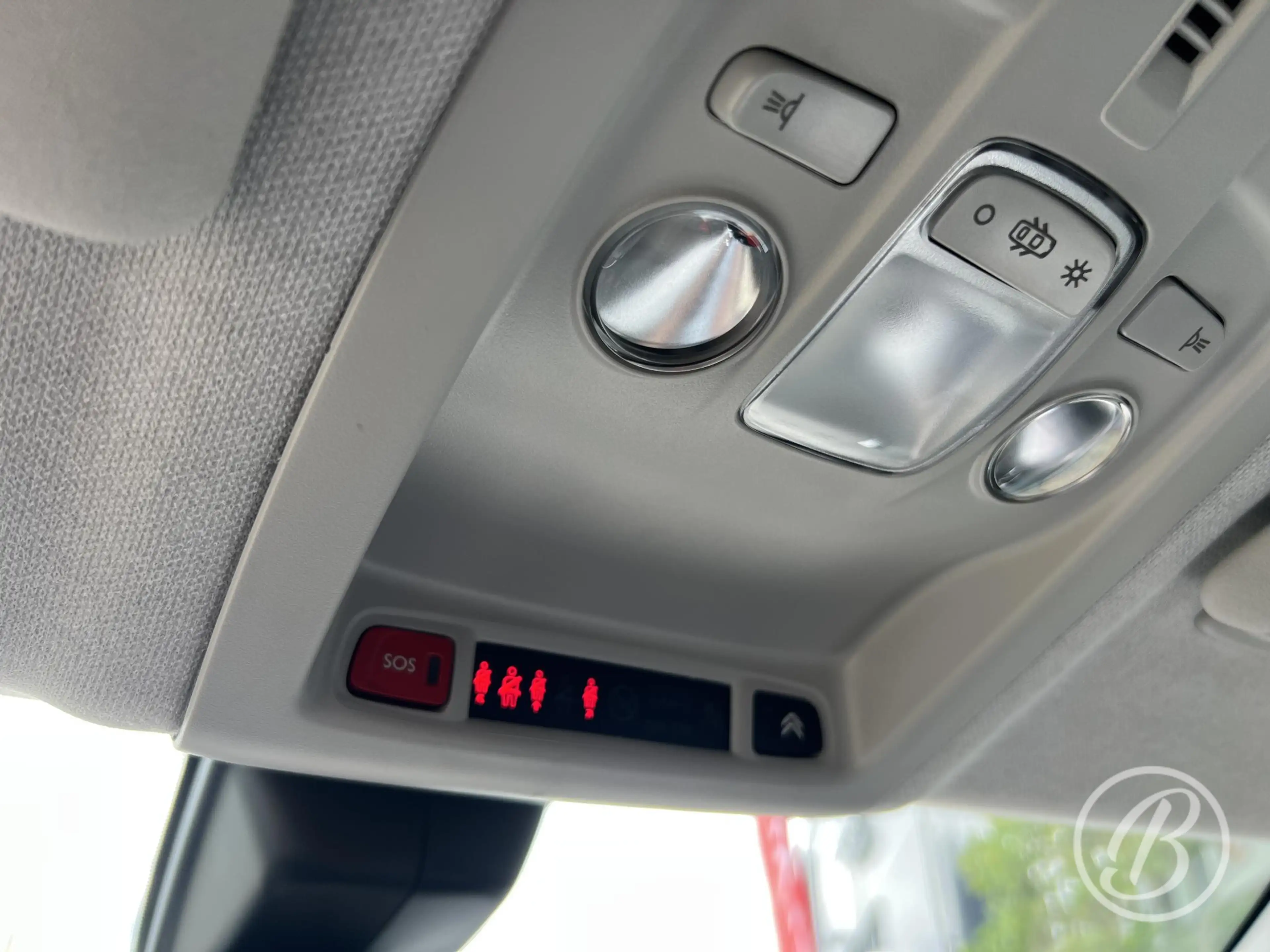 Citroen C4 Cactus 1.2 Turbo 130 S&S Shine — photo 41