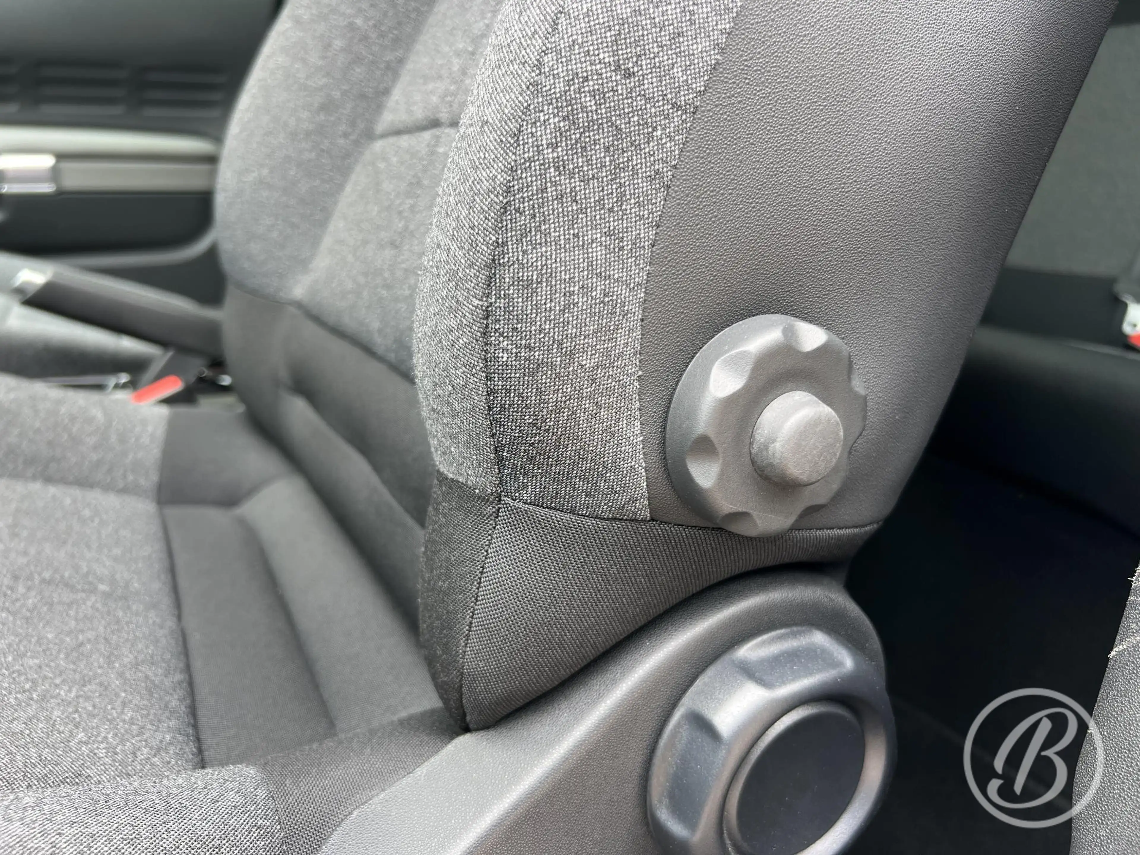 Citroen C4 Cactus 1.2 Turbo 130 S&S Shine — photo 49