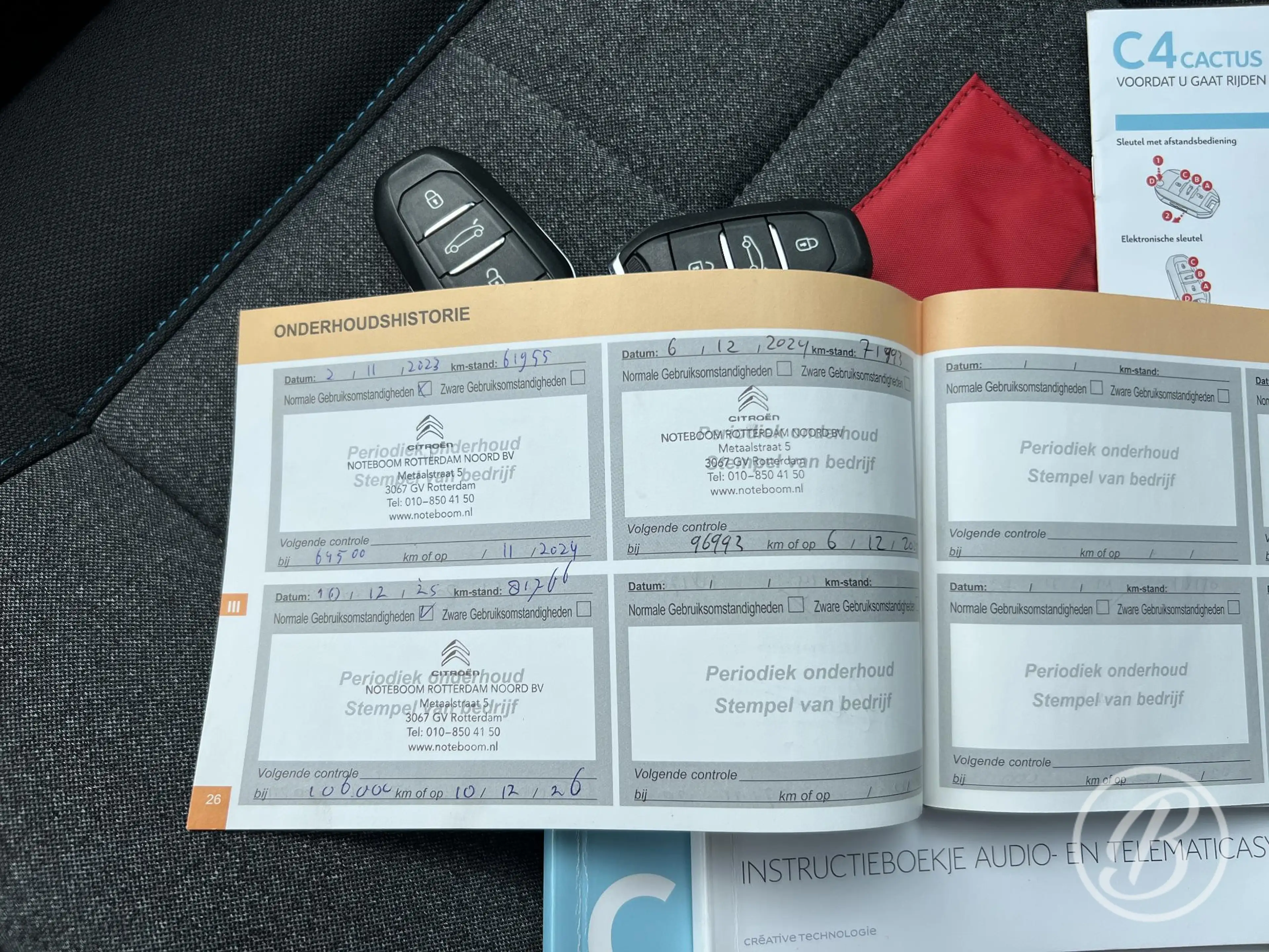 Citroen C4 Cactus 1.2 Turbo 130 S&S Shine — photo 47