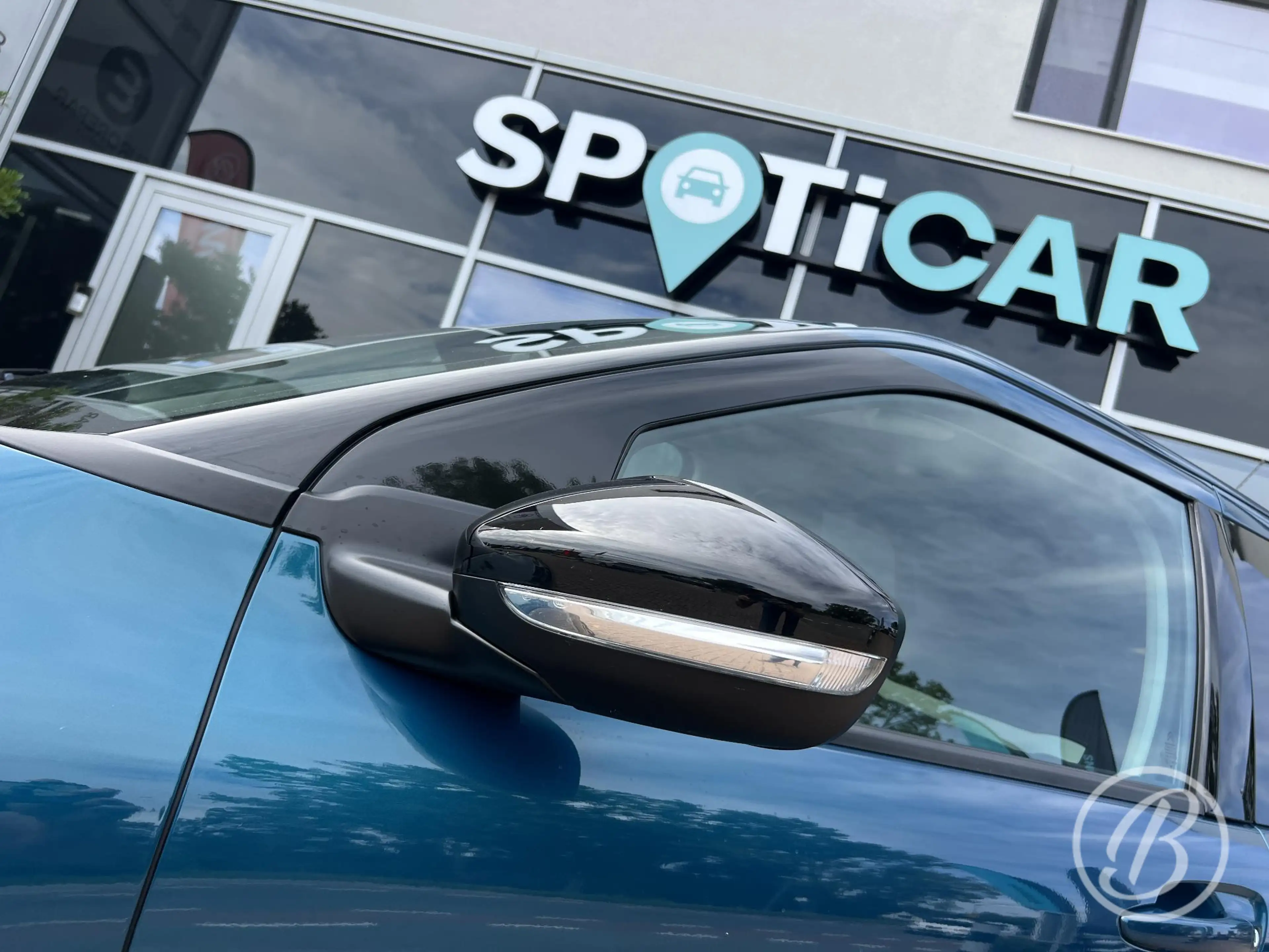 Citroen C4 Cactus 1.2 Turbo 130 S&S Shine — photo 18