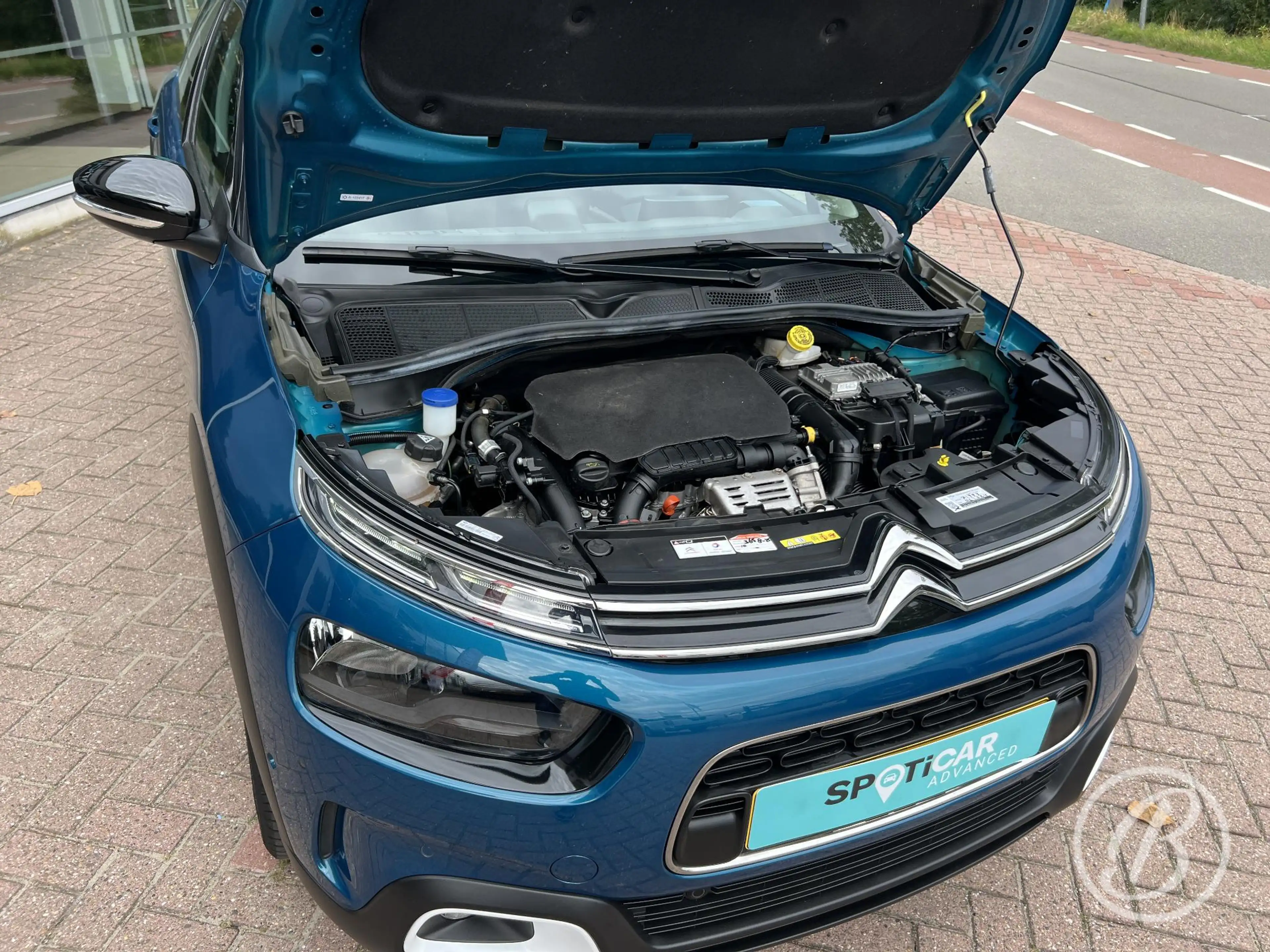 Citroen C4 Cactus 1.2 Turbo 130 S&S Shine — photo 48