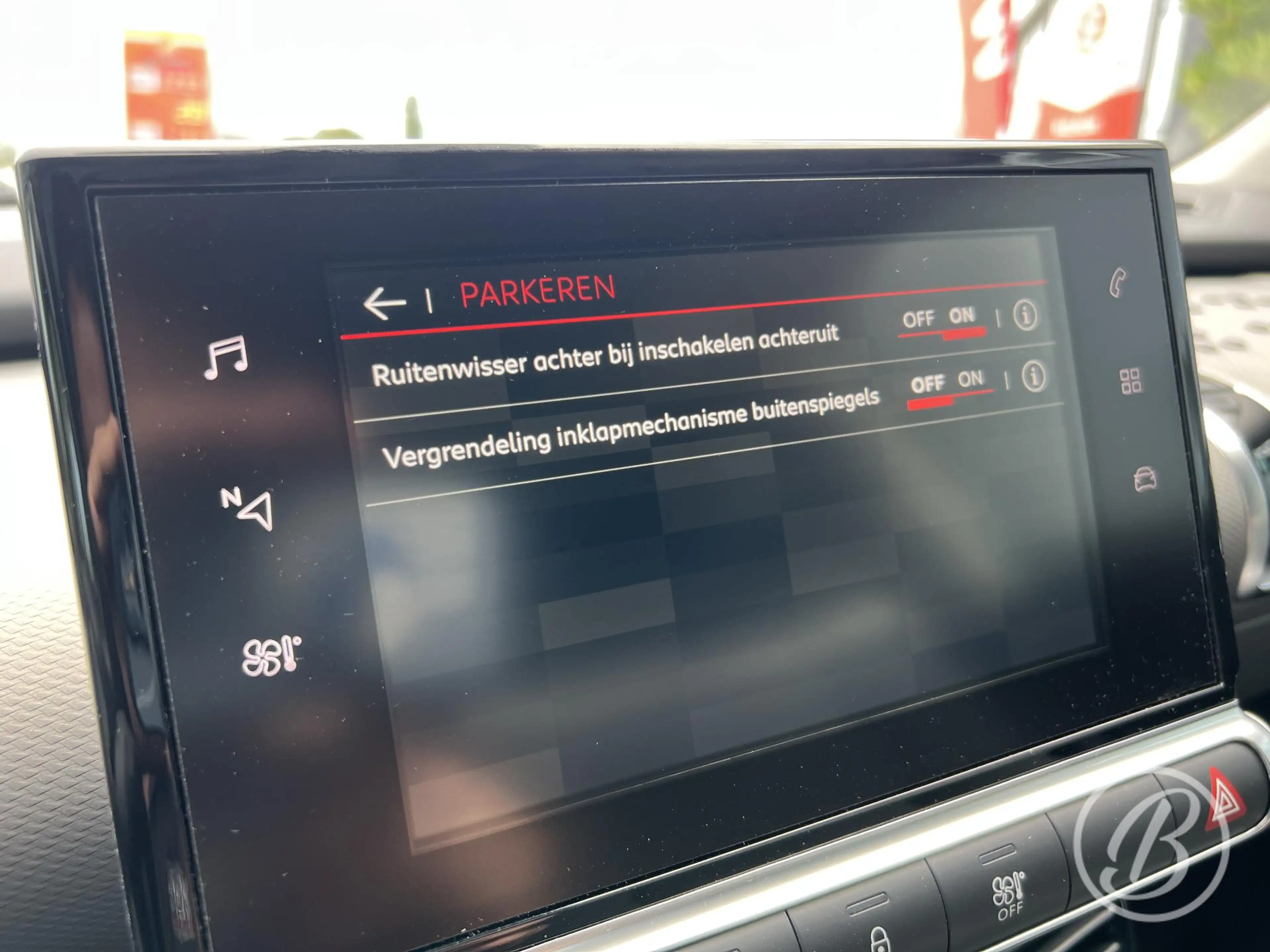 Citroen C4 Cactus 1.2 Turbo 130 S&S Shine — photo 34