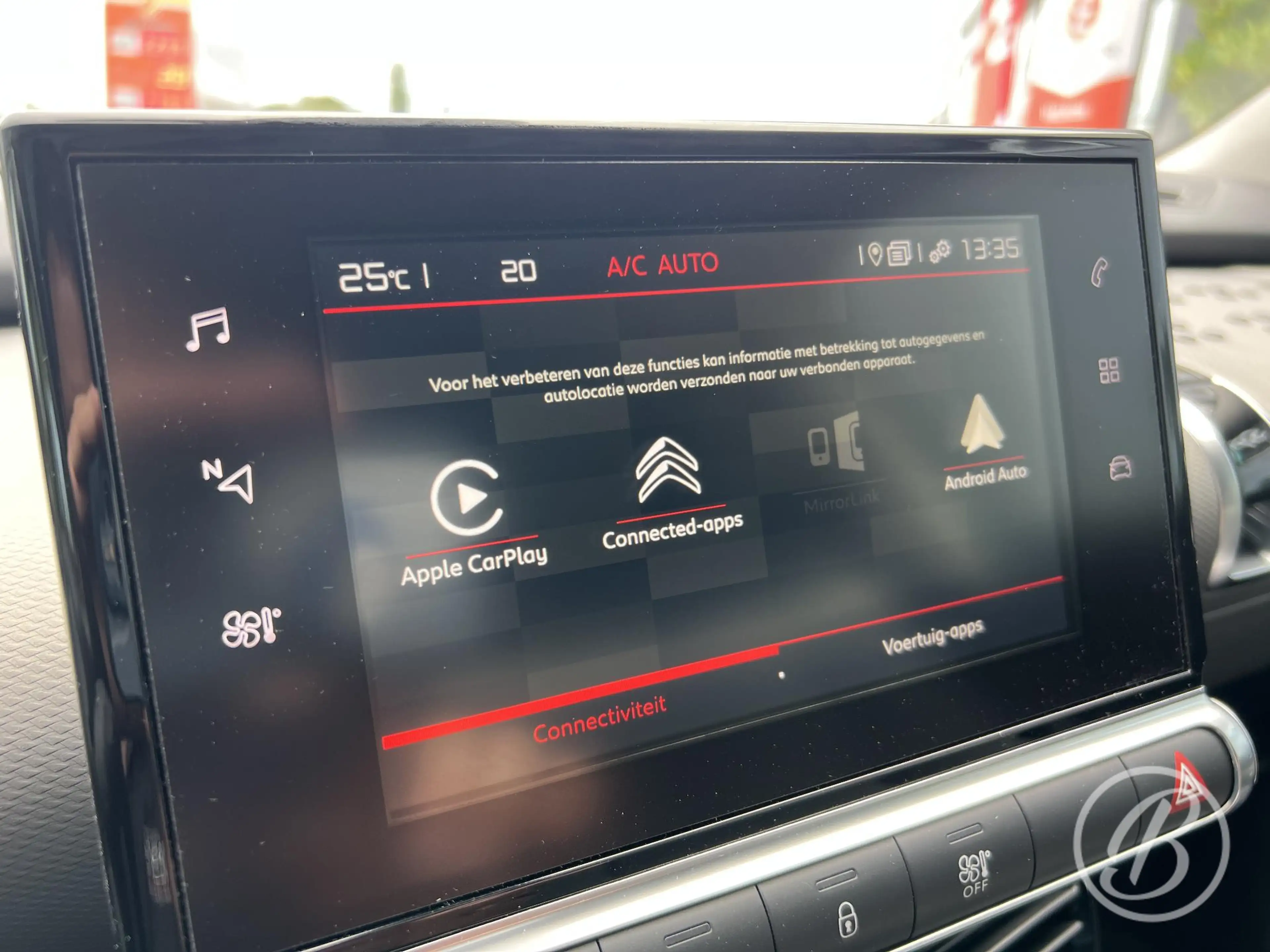 Citroen C4 Cactus 1.2 Turbo 130 S&S Shine — photo 23