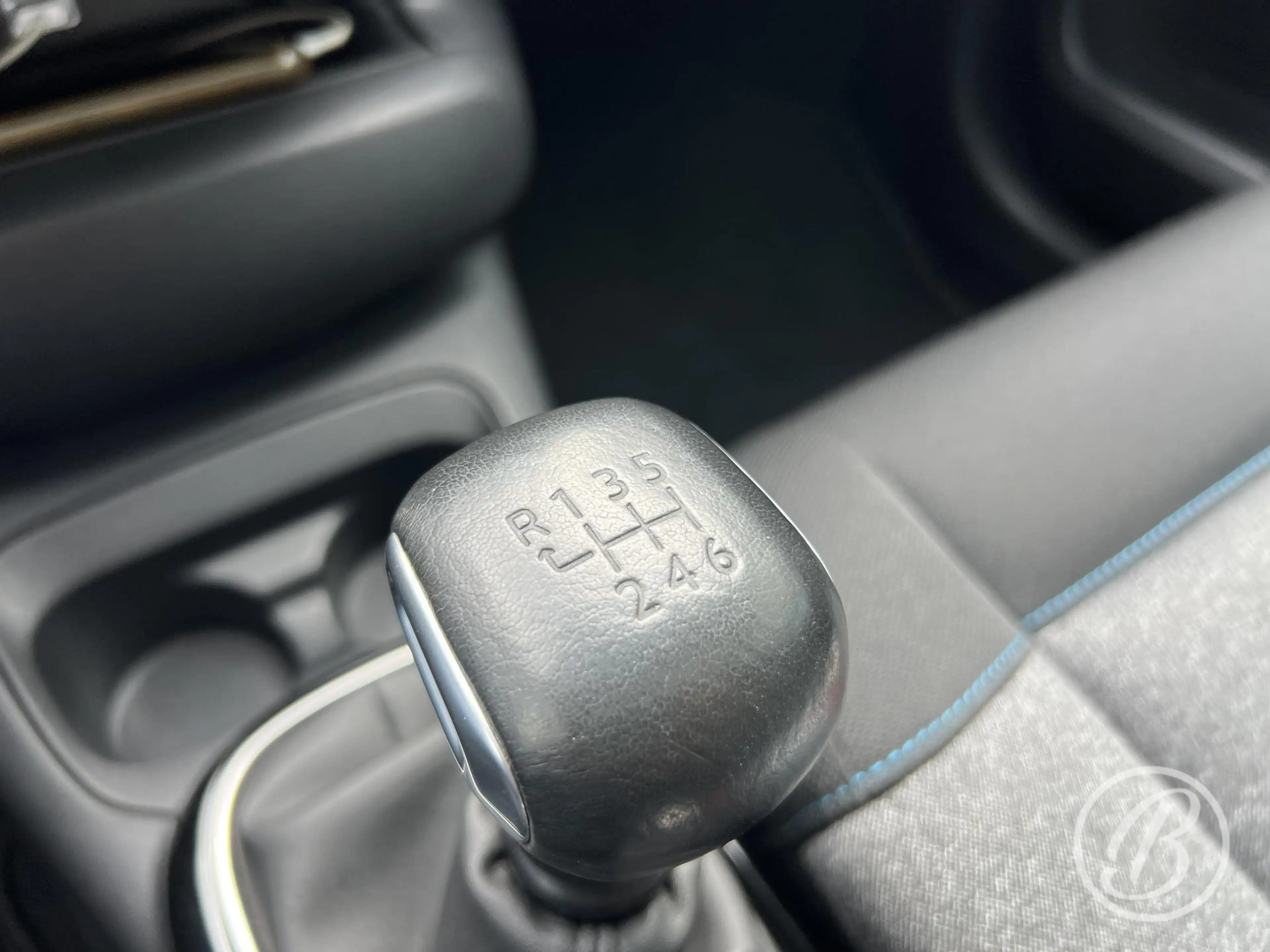 Citroen C4 Cactus 1.2 Turbo 130 S&S Shine — photo 43