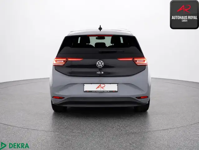 Volkswagen ID.3 view 4