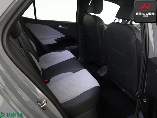 Volkswagen ID.3 view 13