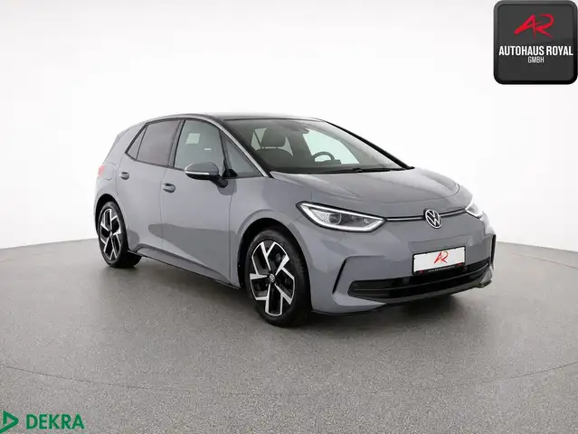 Volkswagen ID.3 view 7