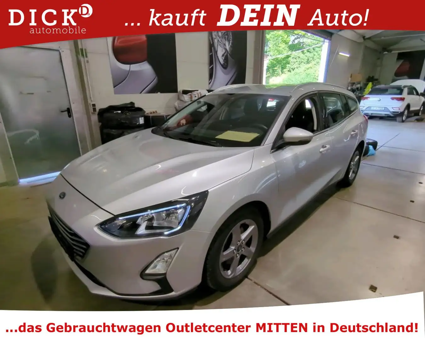 Ford Focus Turnier Titanium 1.5EB TEMP/NAVI/PDC/SHZ/8 Silber - 1