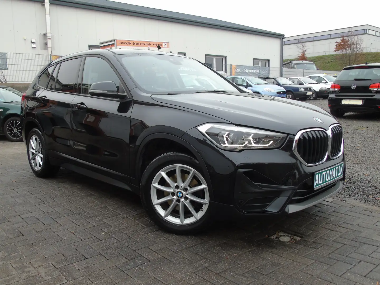BMW X1 S Drive18 d*2HAND*150 PS*HU 10-26*8 GÄNGE*EURO6 Zwart - 2