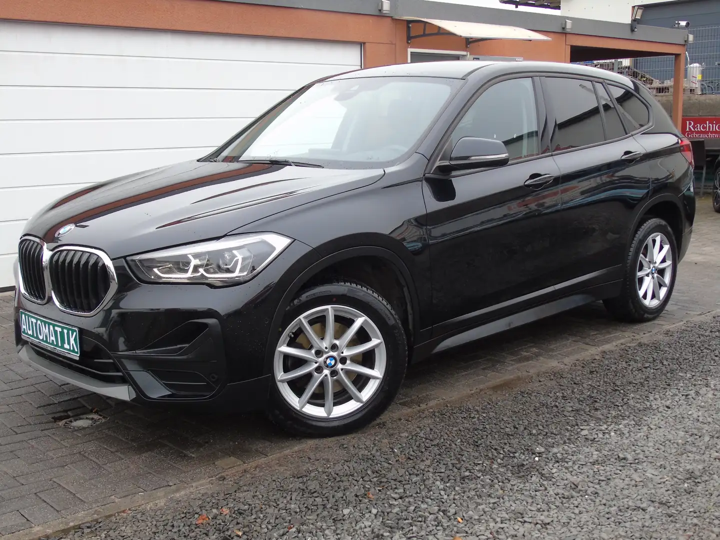 BMW X1 S Drive18 d*2HAND*150 PS*HU 10-26*8 GÄNGE*EURO6 Zwart - 1