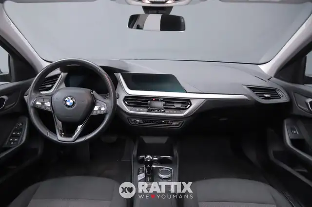 BMW 1 Series view 9