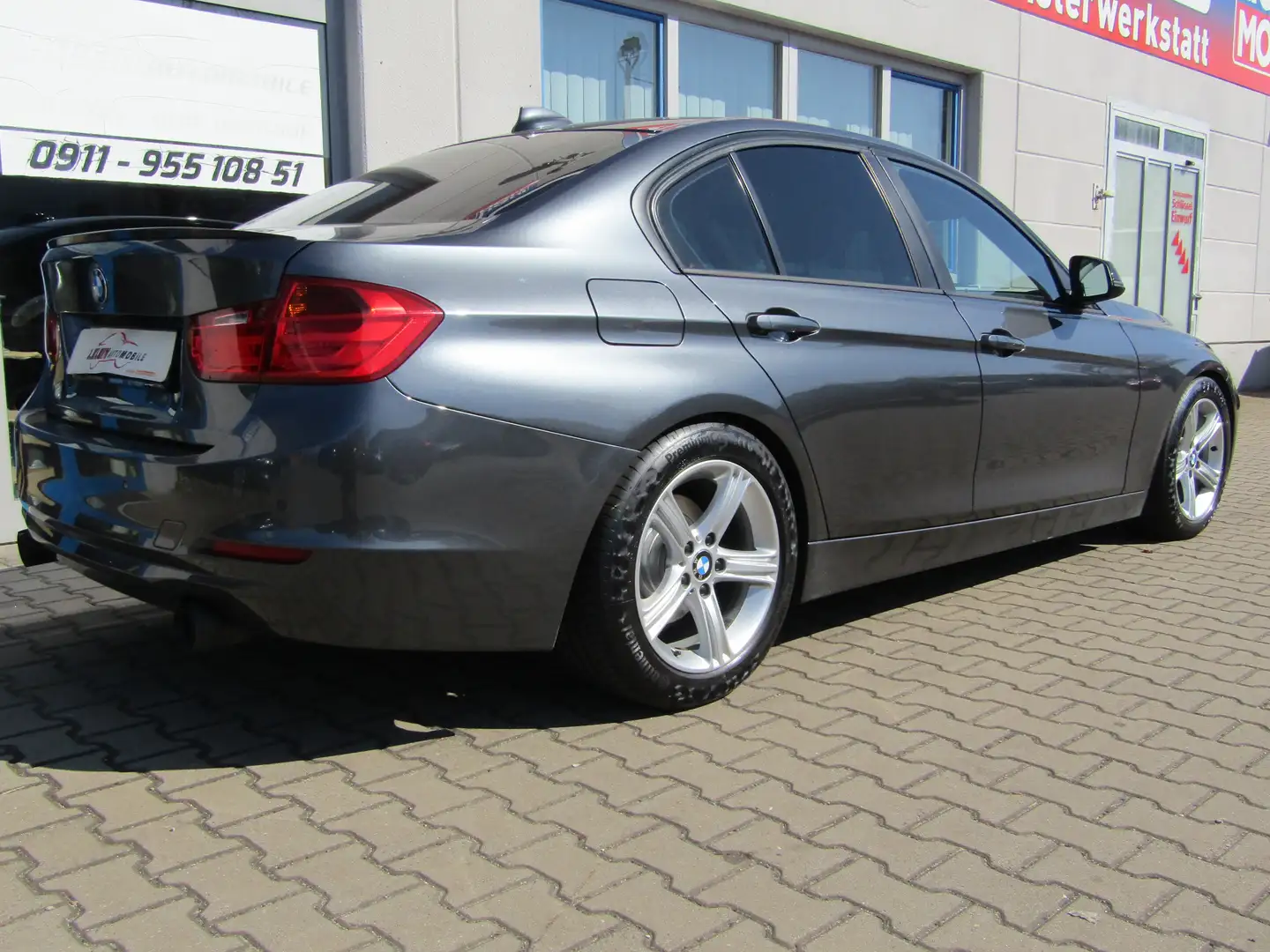 BMW 320 320 d Efficient Dynamics Edition, Top Gepflegt Grau - 2
