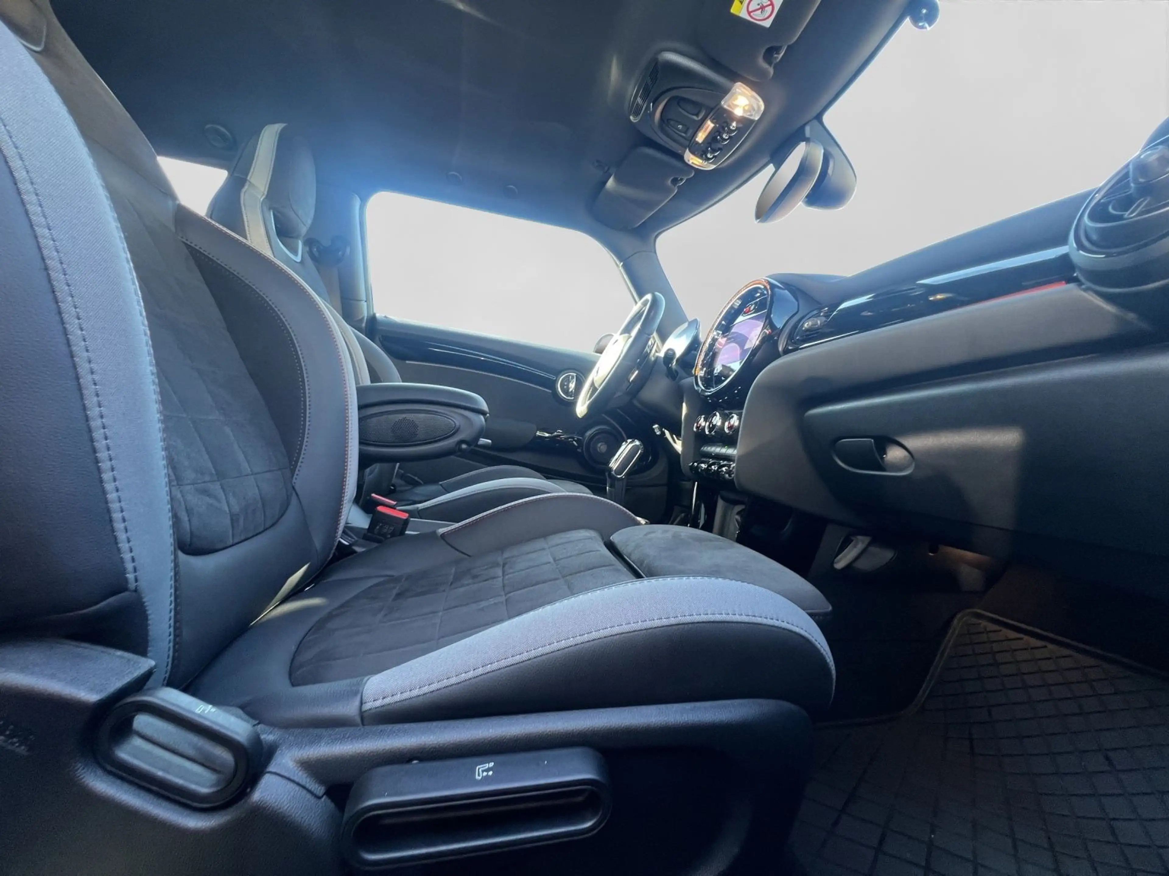 MINI John Cooper Works LED H-K HuD SHZ — photo 4