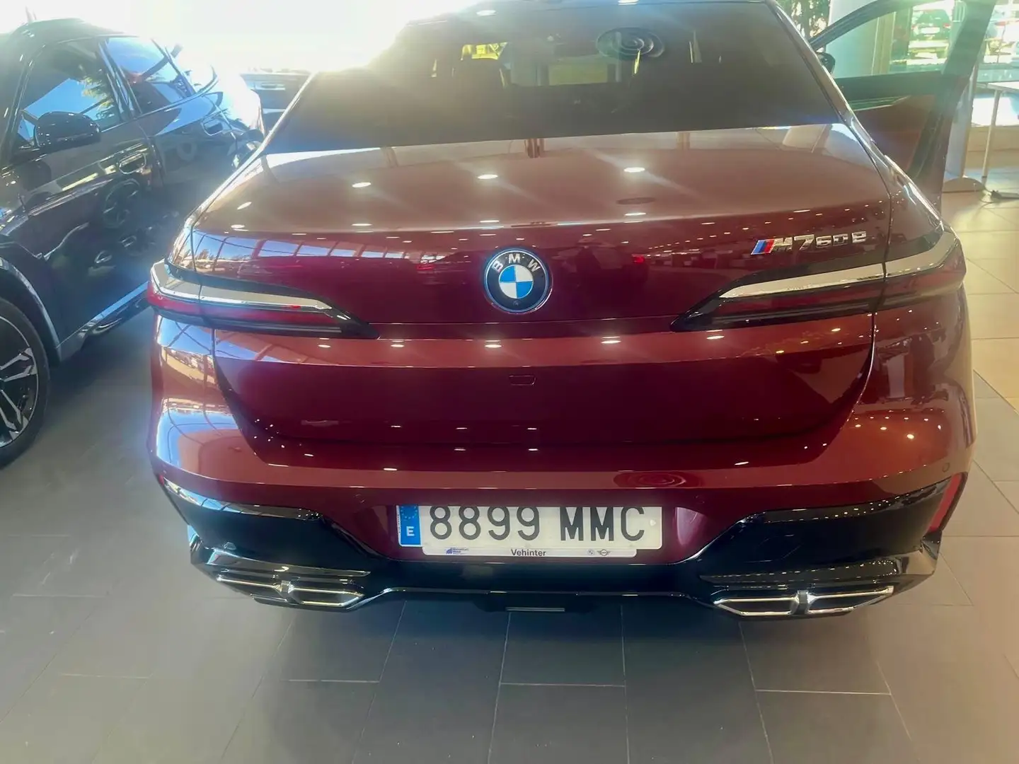 BMW 760 M760e xDrive Red - 1