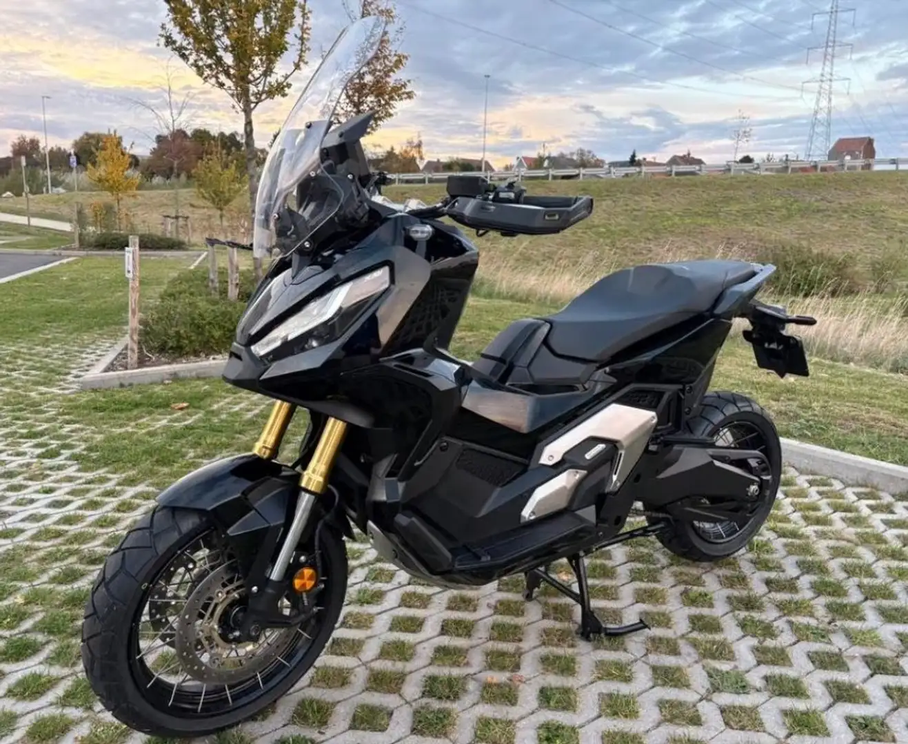 Honda X-ADV Noir - 1