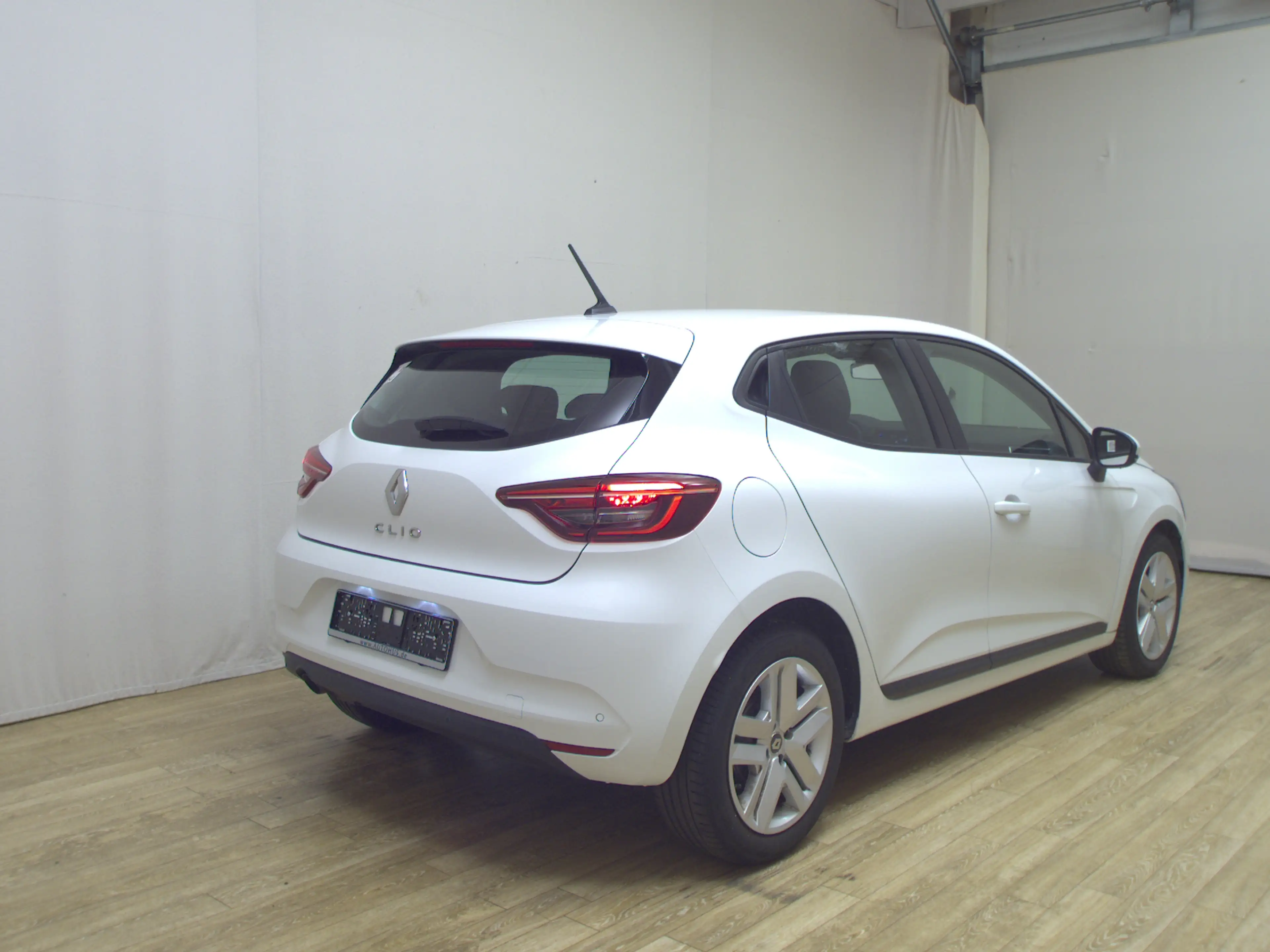 Renault Clio 1.5 BLUE dCi Business Ed. Navi LED PDC Shz — photo 4