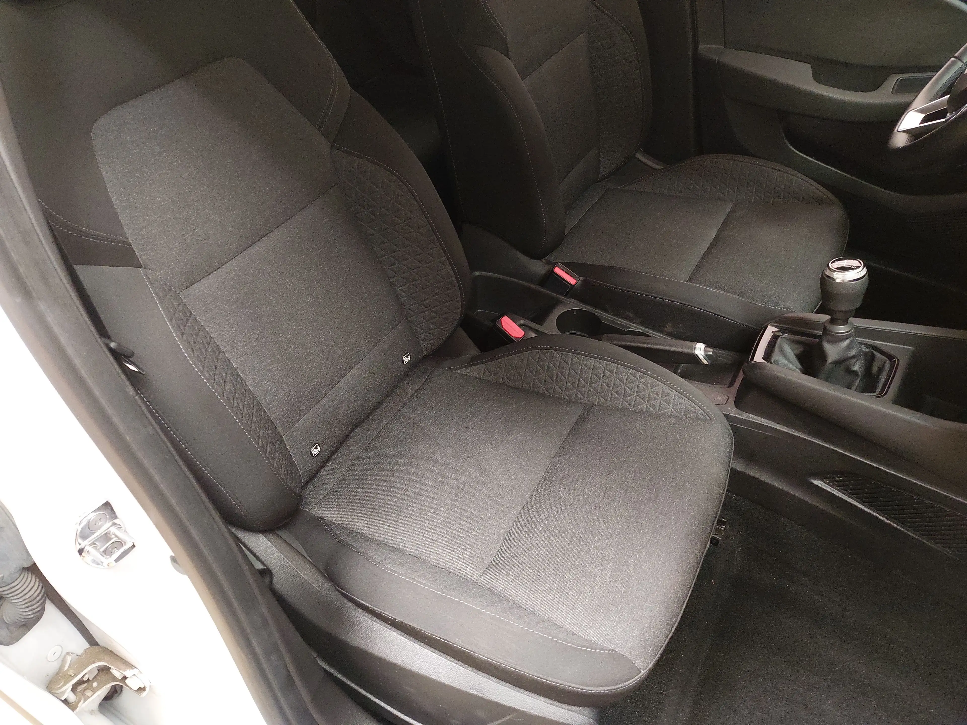 Renault Clio 1.5 BLUE dCi Business Ed. Navi LED PDC Shz — photo 10