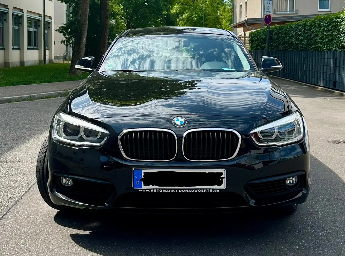BMW 120 120d Aut. Advantage Schwarz - 2