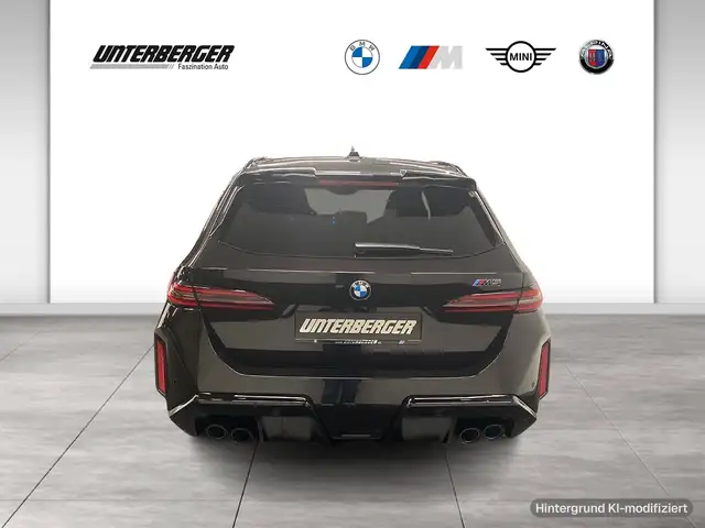 BMW M5 view 5