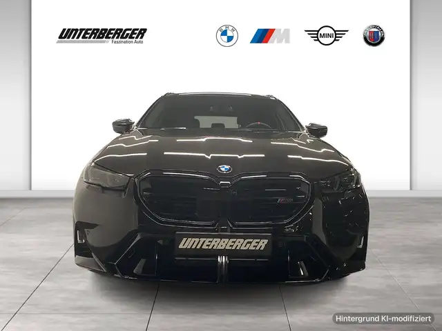 BMW M5 view 2