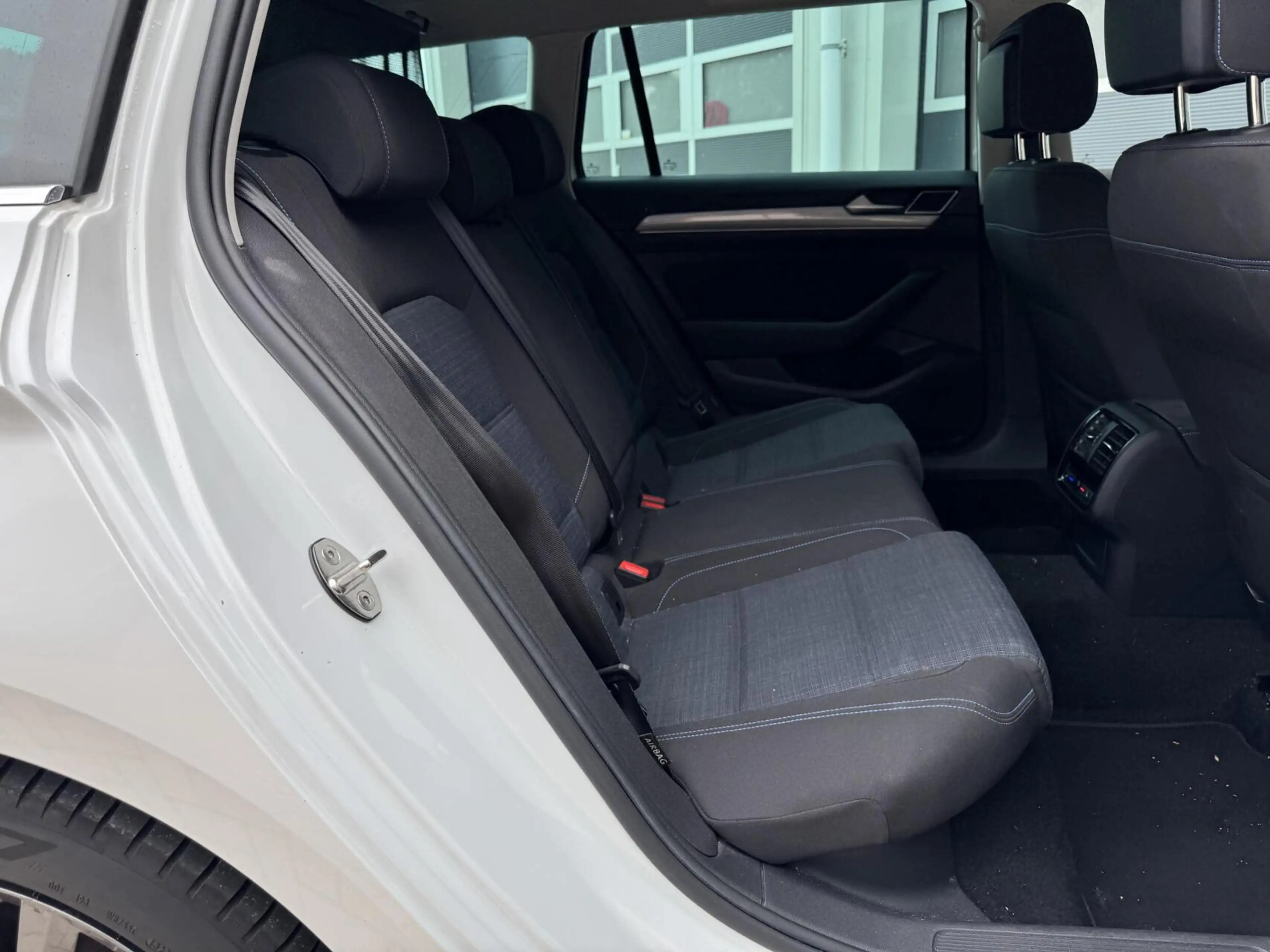 Volkswagen Passat Variant 1.4 TSI PHEV GTE Business | Head-Up | LED | CarPla — photo 26