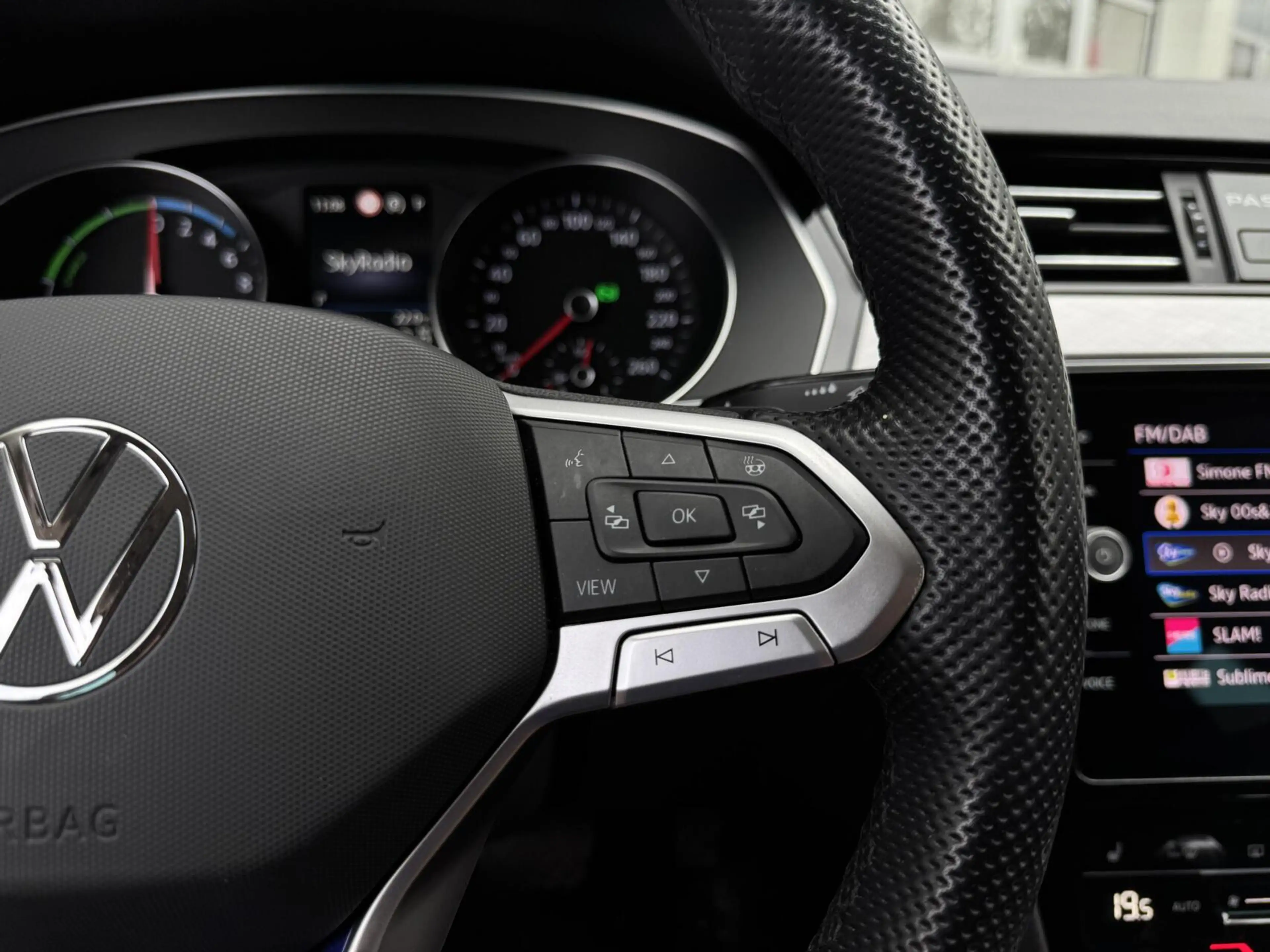 Volkswagen Passat Variant 1.4 TSI PHEV GTE Business | Head-Up | LED | CarPla — photo 13