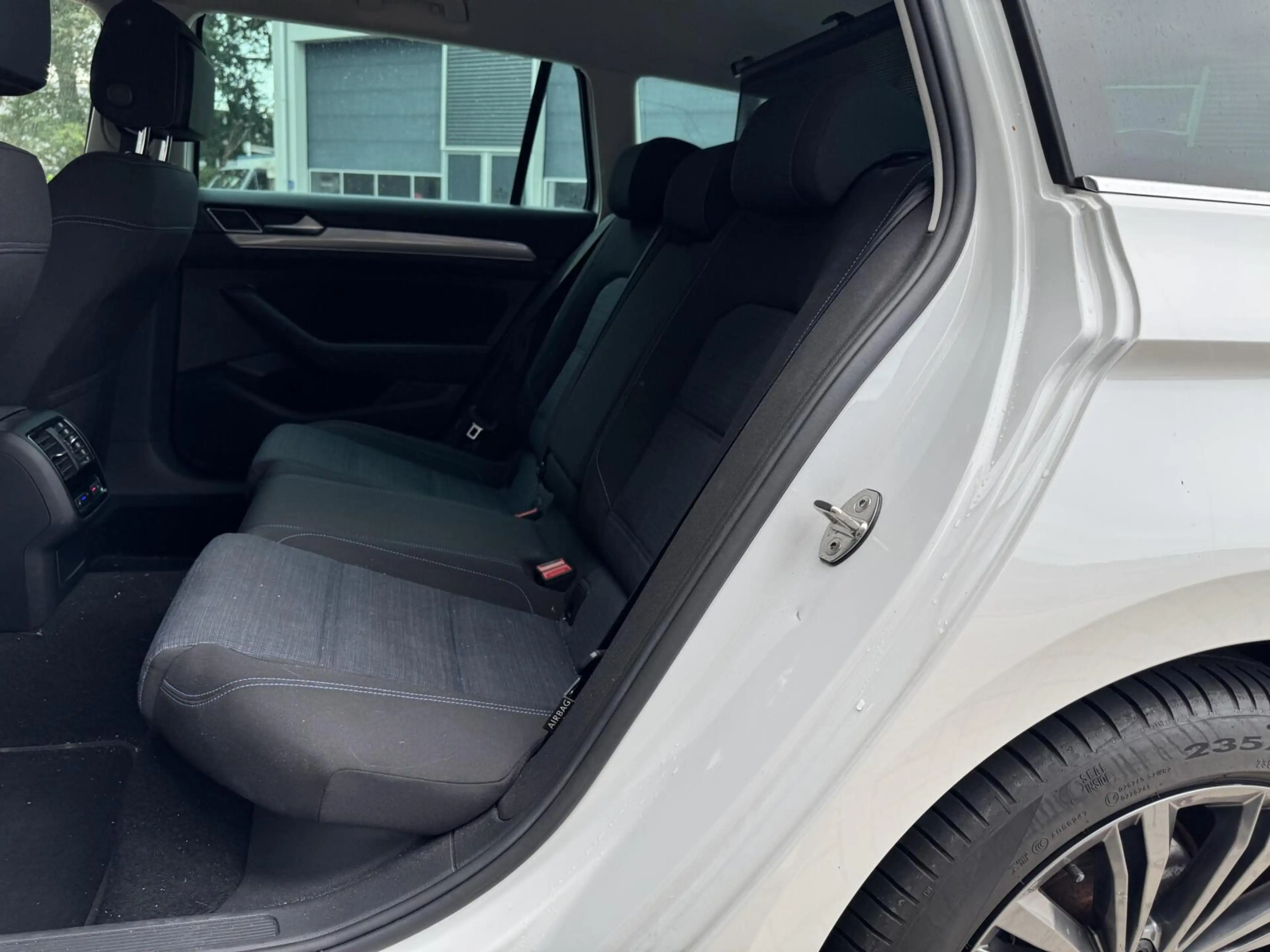 Volkswagen Passat Variant 1.4 TSI PHEV GTE Business | Head-Up | LED | CarPla — photo 7